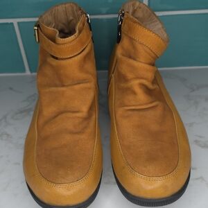 Gravity Defyer Stylish Tan Ankle Booties